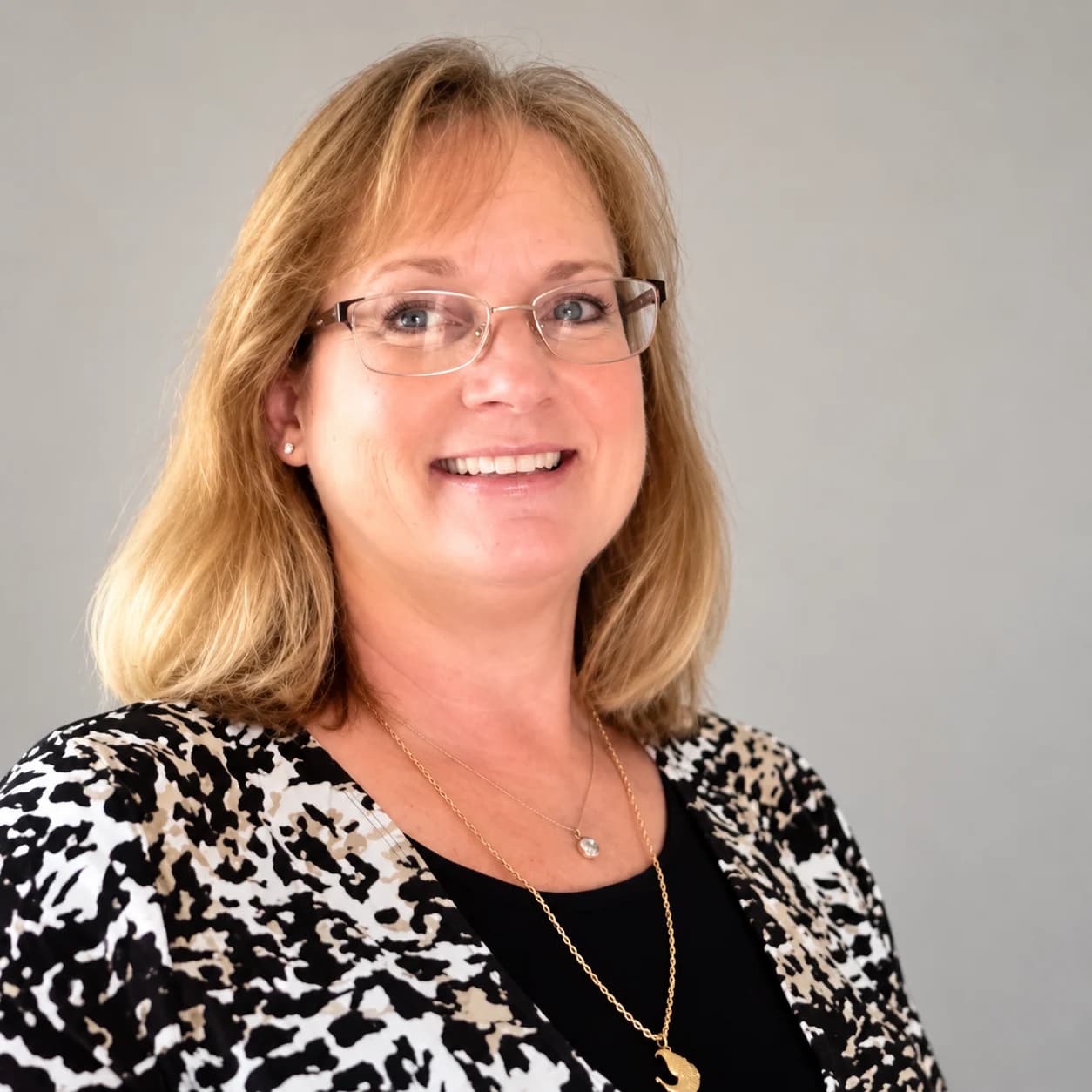 Lisa Schmidt, Senior Administrative Manager at Pro Landscapes MD